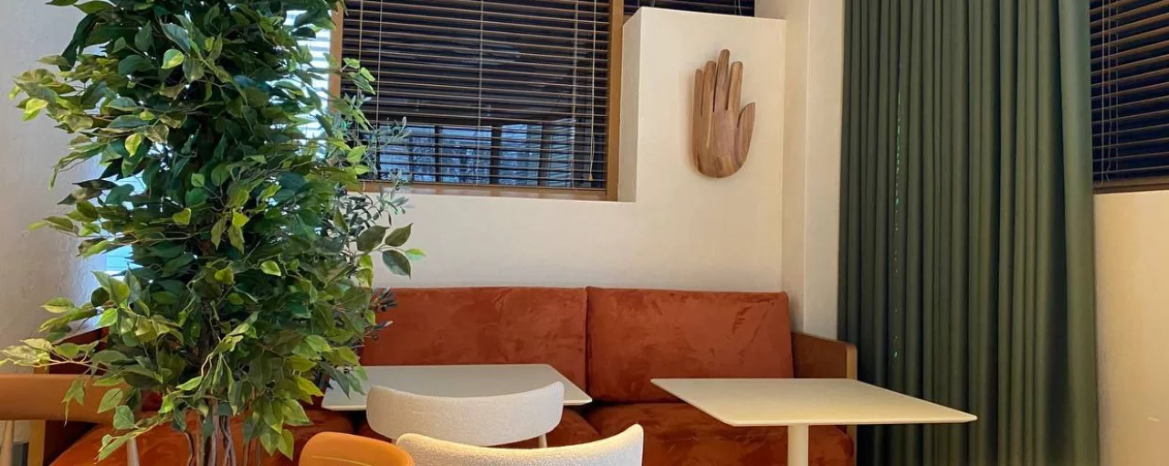 Decorazza - Салон подологии "Проф-педикюр" для взрослых и детей