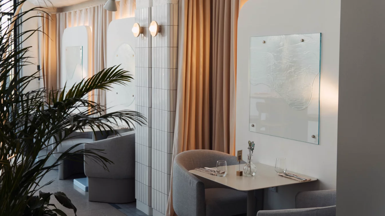 Decorazza - Ресторан М2 Органик клуб в ЖК «Крылья» - 1